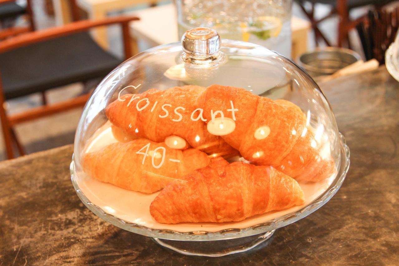 Thonglor Travellers Hostel And Cafe Bangkok Kültér fotó